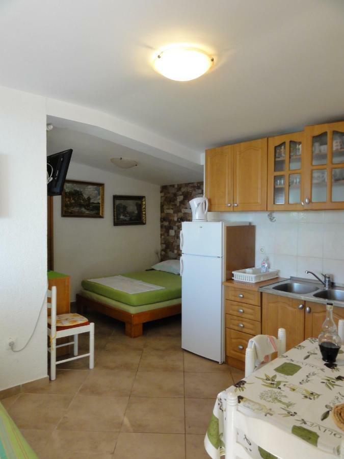 Apartments Babaja Traù Esterno foto